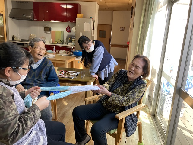 笑顔が最高！でも、時にはウトウト…